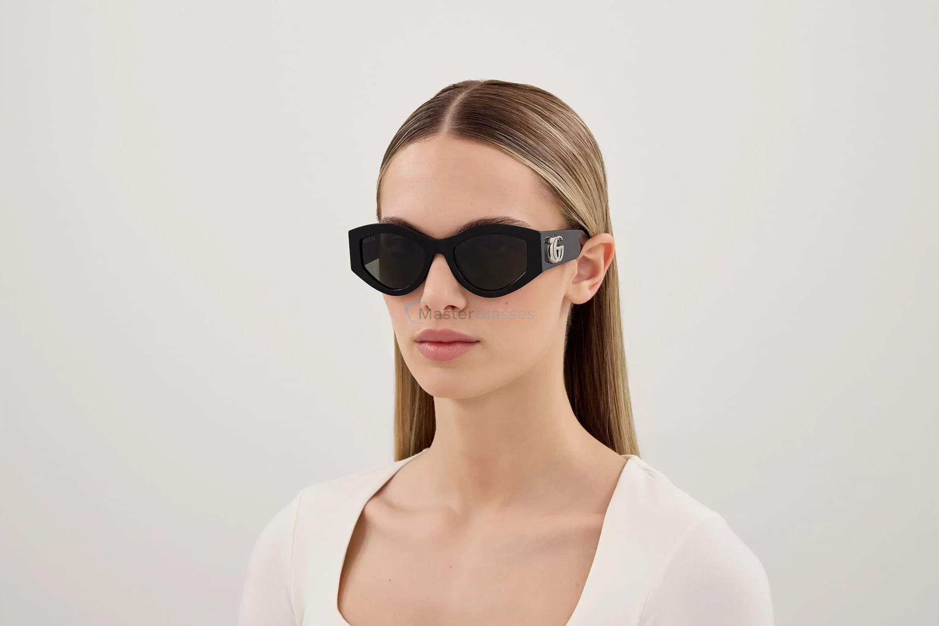 Солнцезащитные очки Gucci GG1951S 001