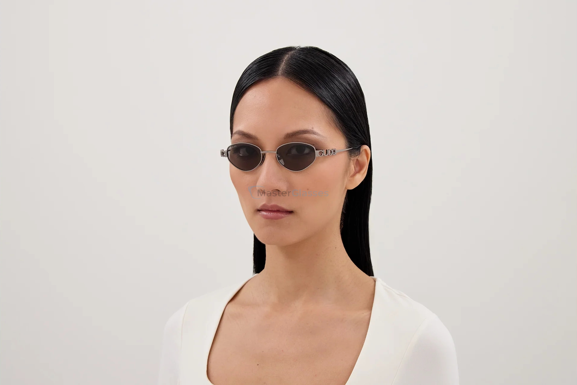 Солнцезащитные очки Gucci GG1935S 001
