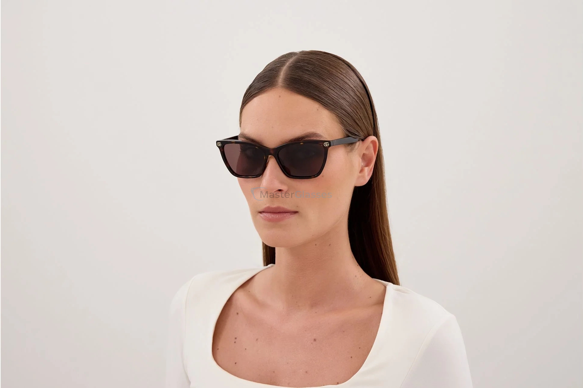 Солнцезащитные очки Gucci GG2111S-002