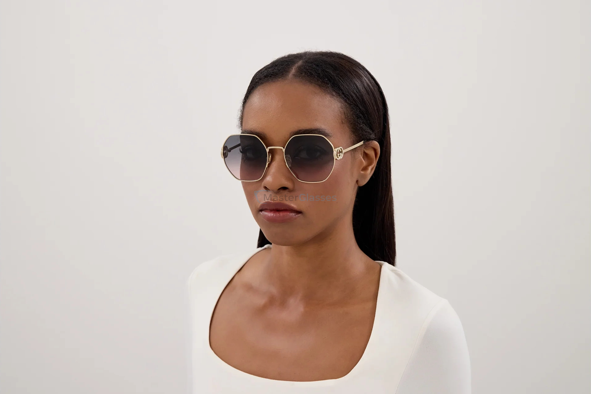 Солнцезащитные очки Gucci GG2046S-002