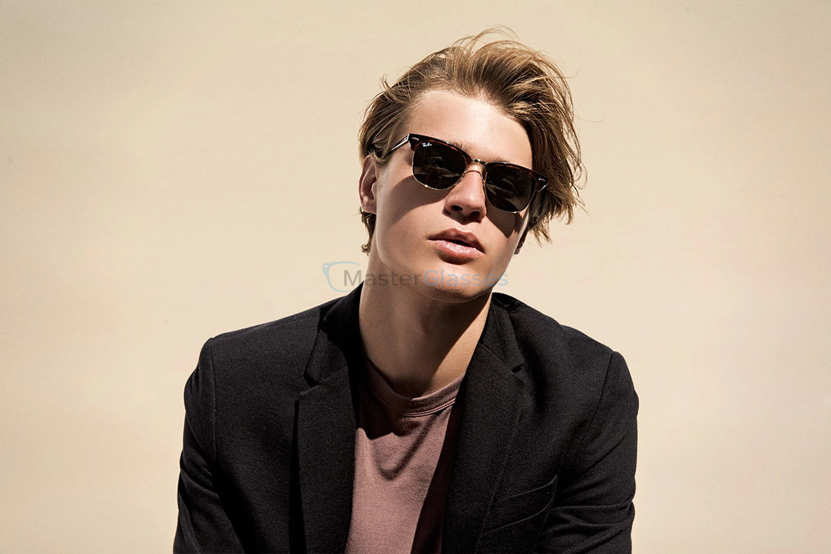 Солнцезащитные очки Ray-Ban Clubmaster Classic RB3016 W0366